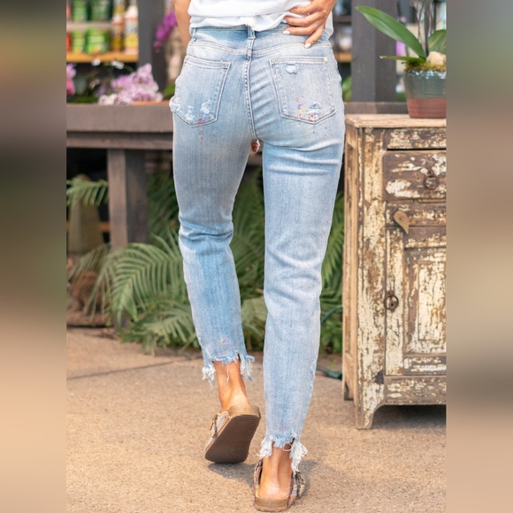 🥰 Sale Judy Blue Paint splatte jeans w/ shark bite raw hem lots of distressing - Picture 2 of 4